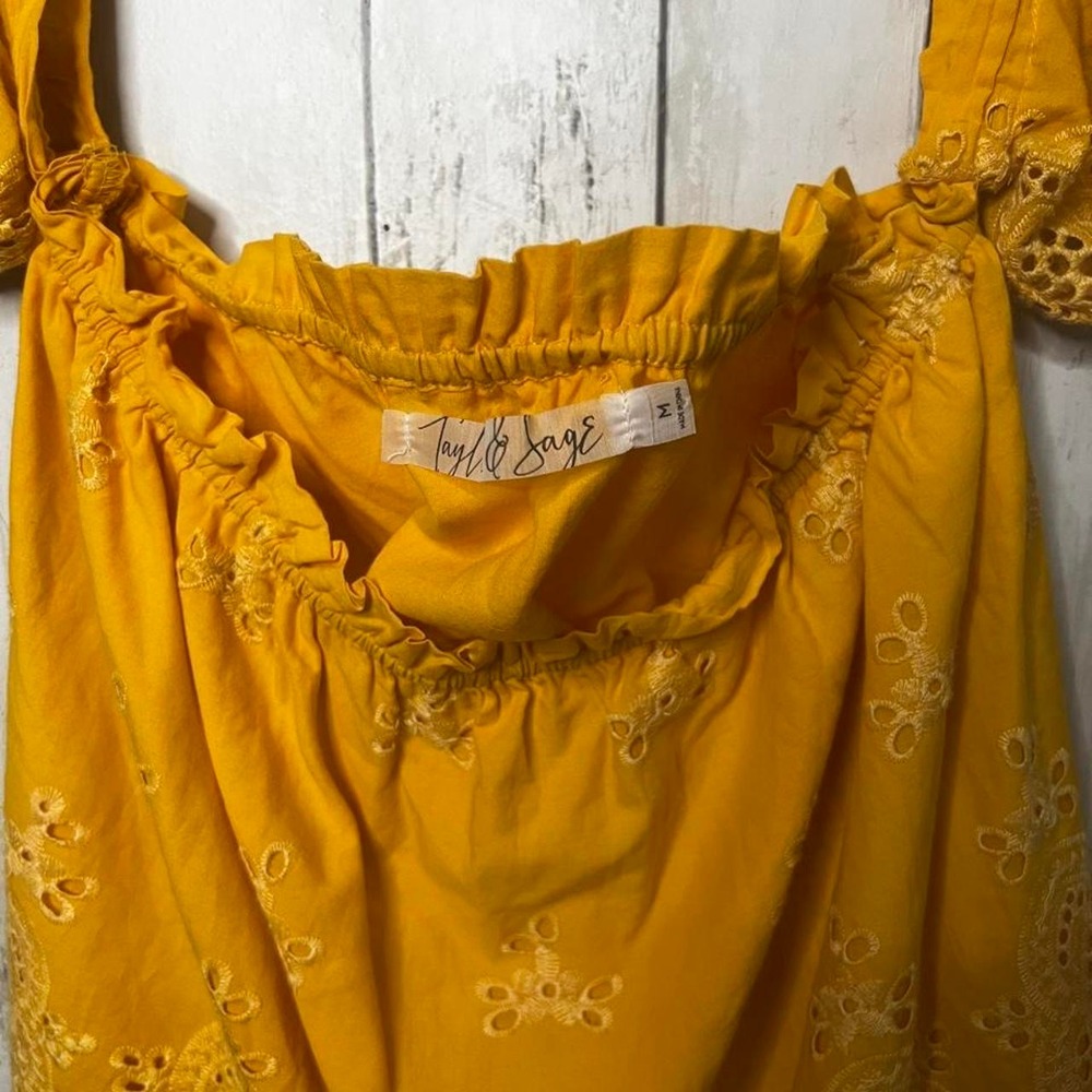 Yellow Eyelet Lace Blouse - Picture 3 of 3